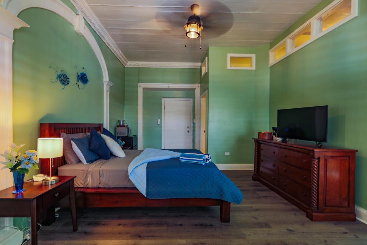 Hotel Victoria House à Frederiksted Extérieur photo