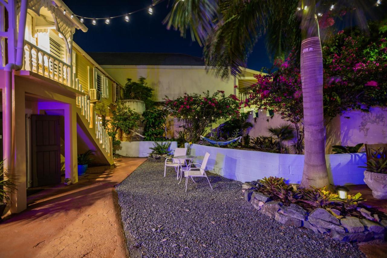 Hotel Victoria House à Frederiksted Extérieur photo