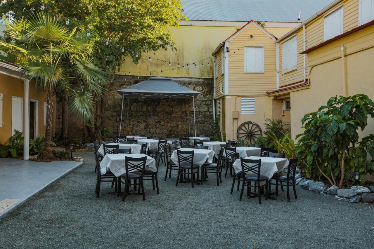 Hotel Victoria House à Frederiksted Extérieur photo