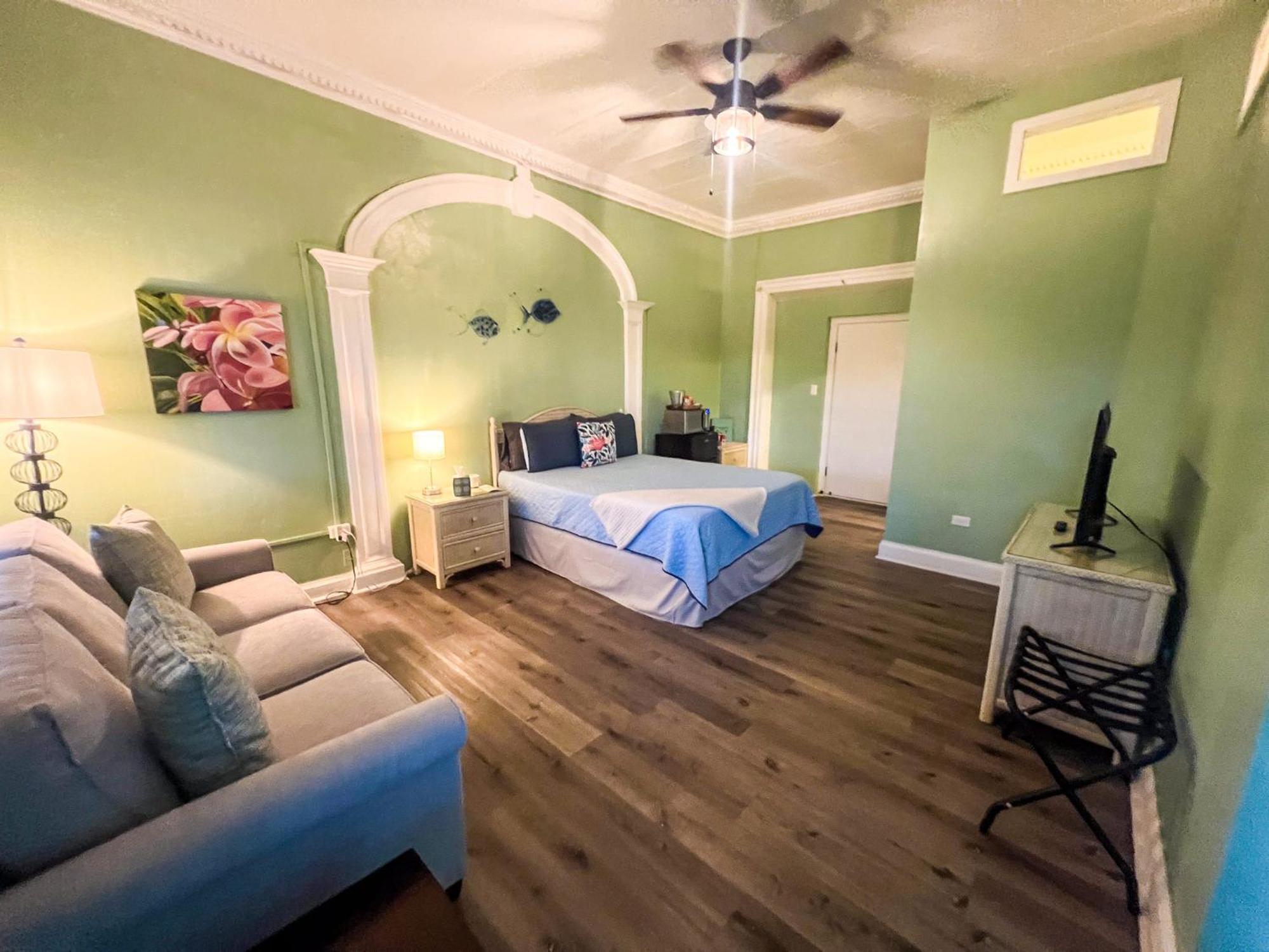 Hotel Victoria House à Frederiksted Extérieur photo